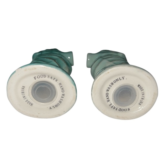 Aqua color kissing seahorse salt and pepper shakers - Picture 11 of 12